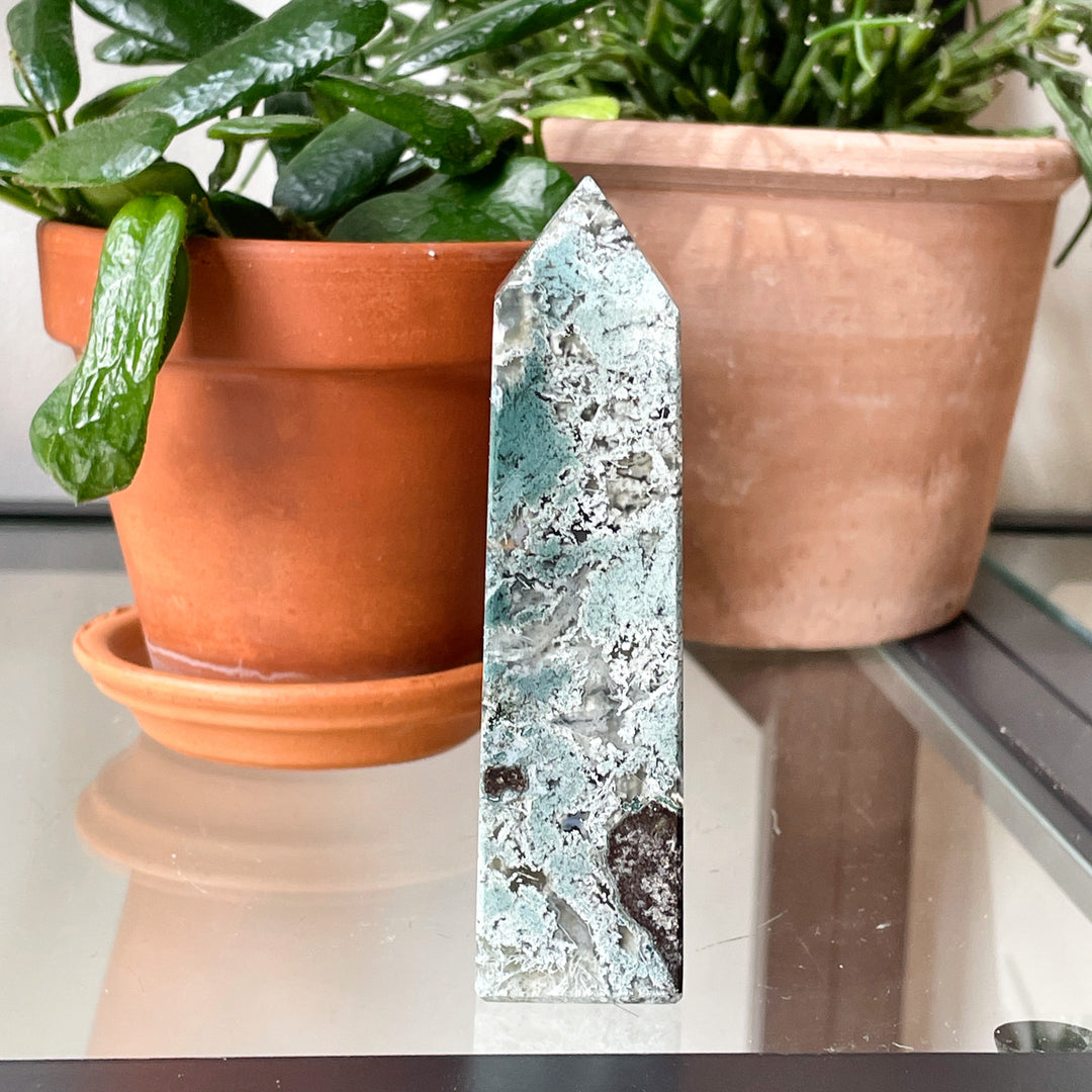 mosagaat groene toren chalcedoon sculptuur freeform edelsteen edelstenen mineralen