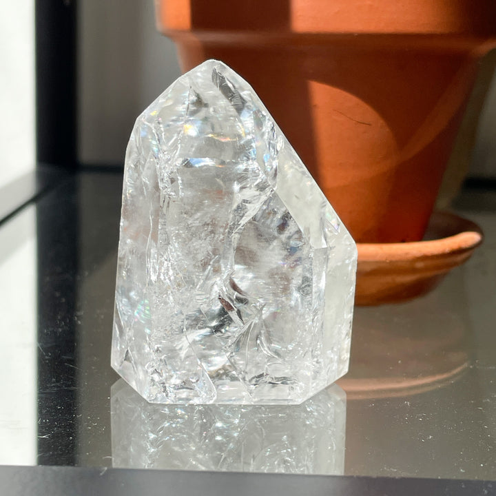 bergkristal fire & ice transparante toren sculptuur freeform edelsteen edelstenen mineralen