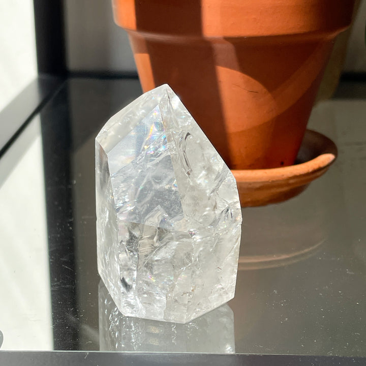 bergkristal fire & ice transparante toren sculptuur freeform edelsteen edelstenen mineralen