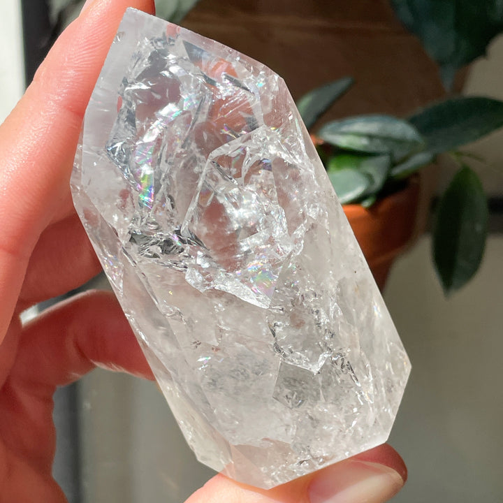 bergkristal fire & ice transparante toren sculptuur freeform edelsteen edelstenen mineralen