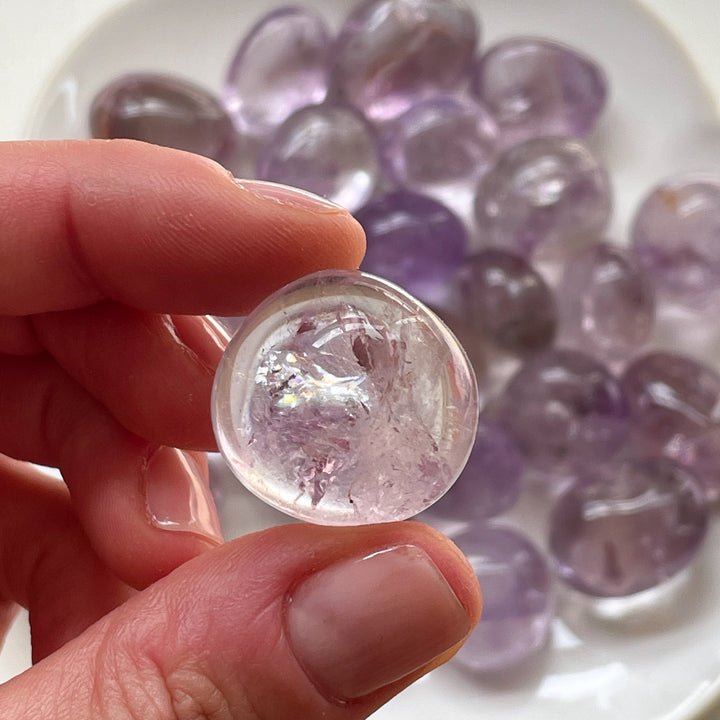 amethist lavendel lila knuffelsteen trommelsteen edelsteen edelstenen