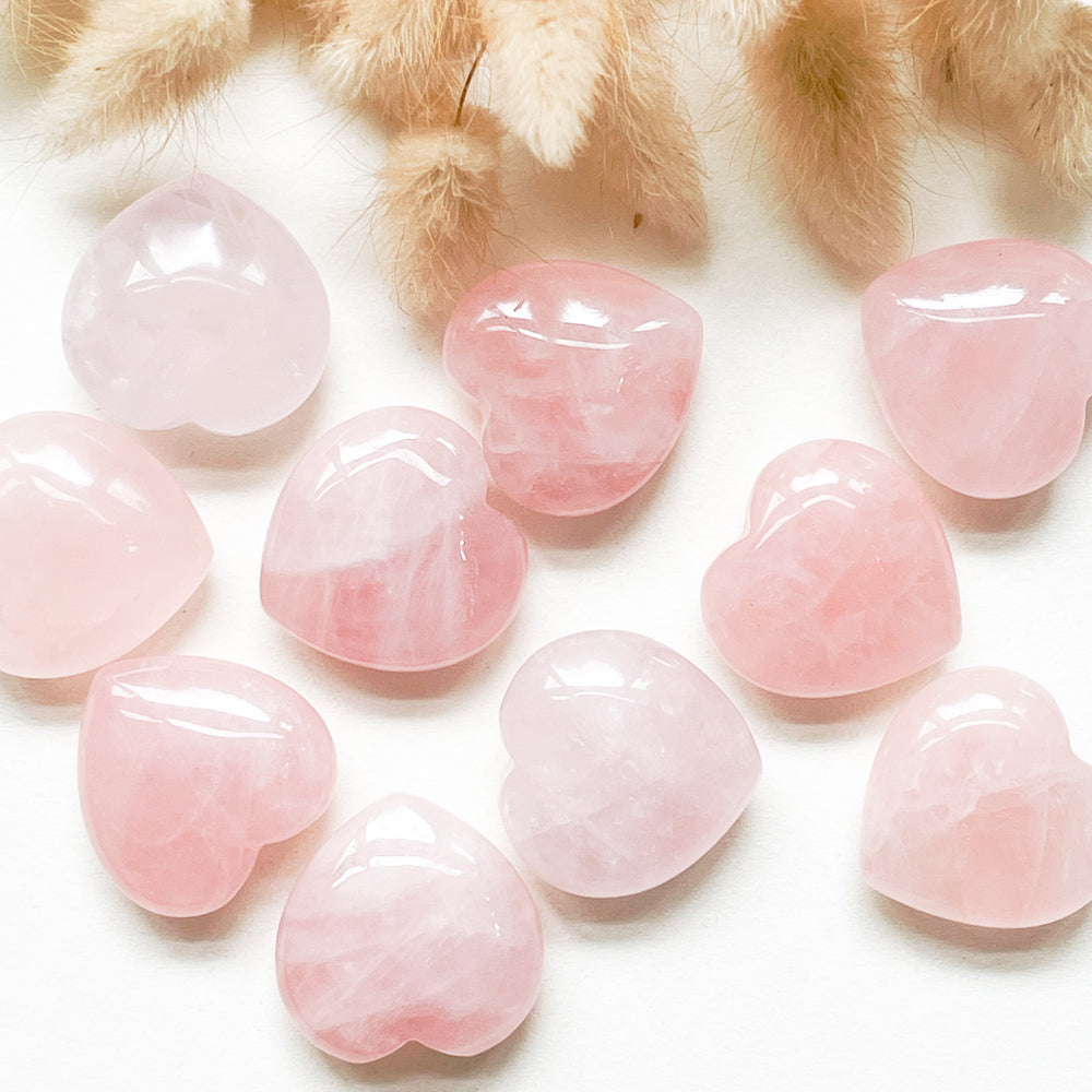 rozenkwarts liefde roze hart edelsteen