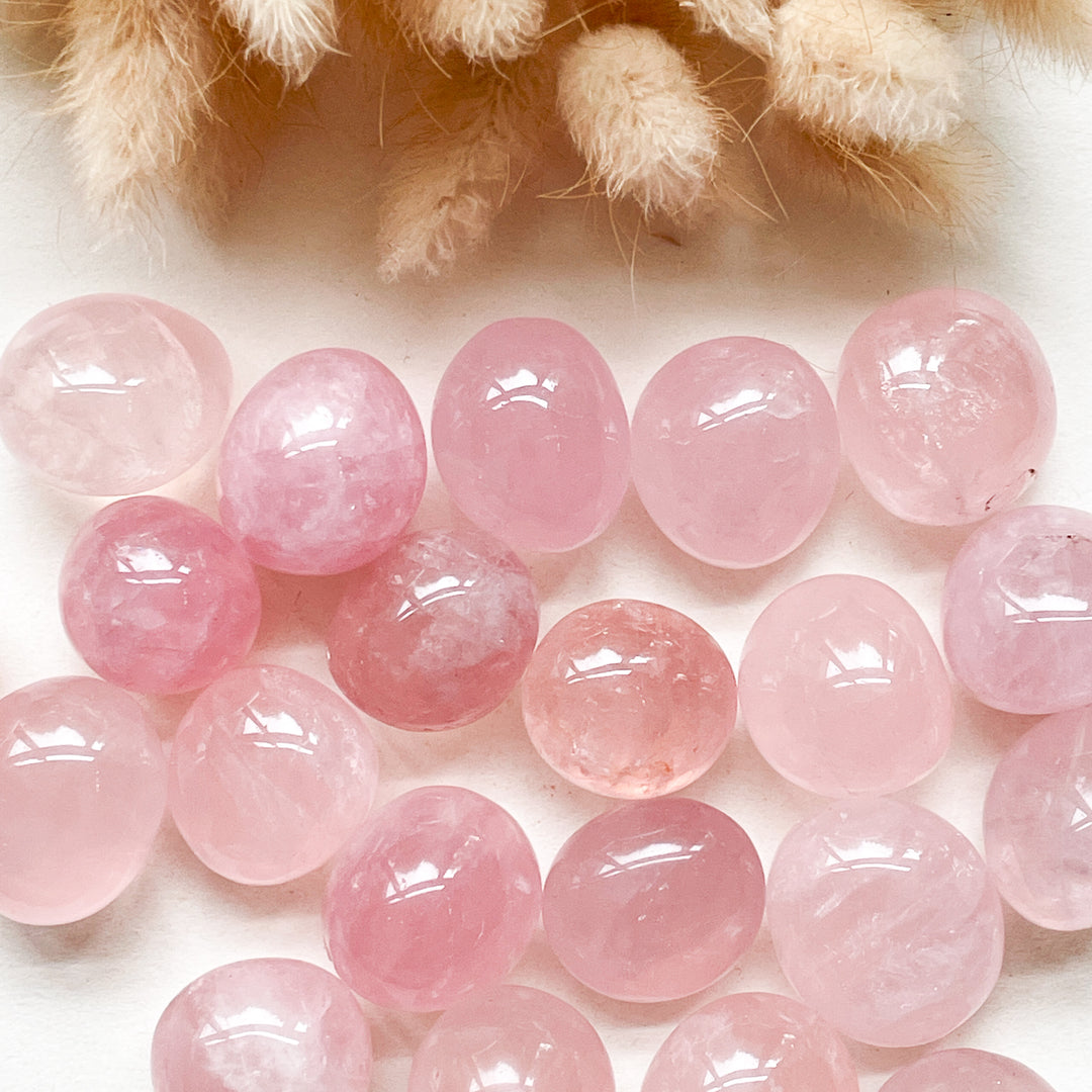 Rozenkwarts roze trommelsteen knuffelsteen gepolijste edelsteen
