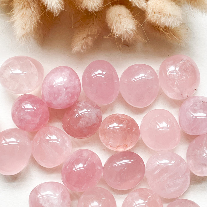 Rozenkwarts roze trommelsteen knuffelsteen gepolijste edelsteen