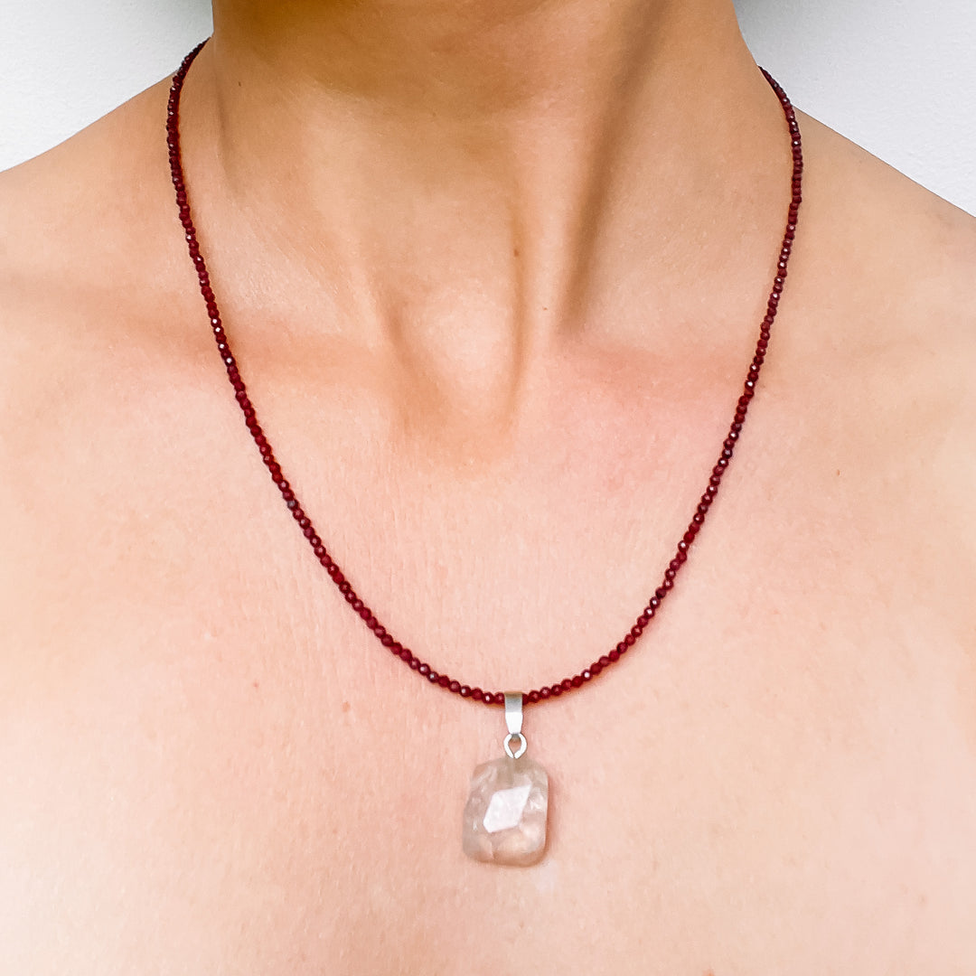 granaat edelsteenketting kralenketting edelsteen ketting facet gefacetteerd juwelen sieraden edelstenen