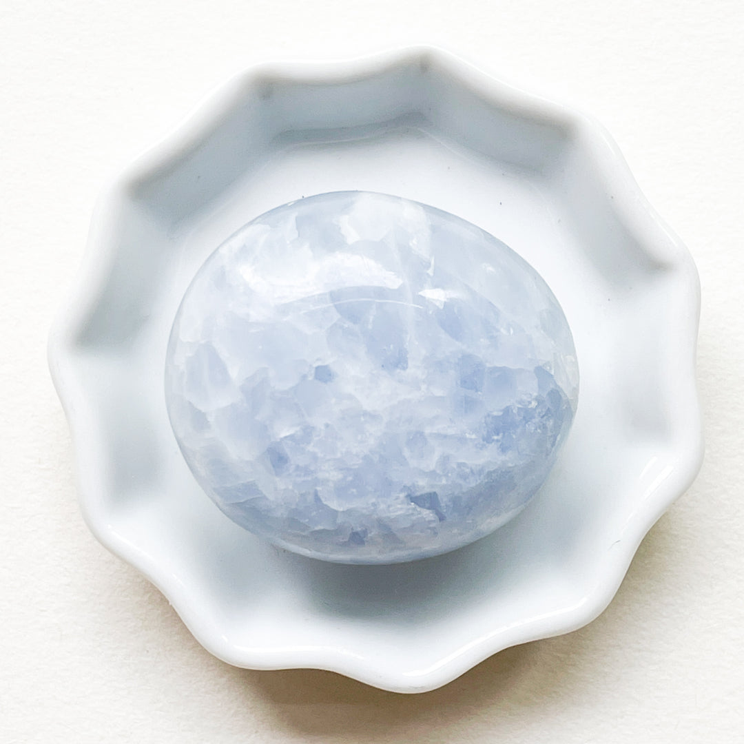 calciet blauwe zaksteen handsteen palmsteen edelsteen