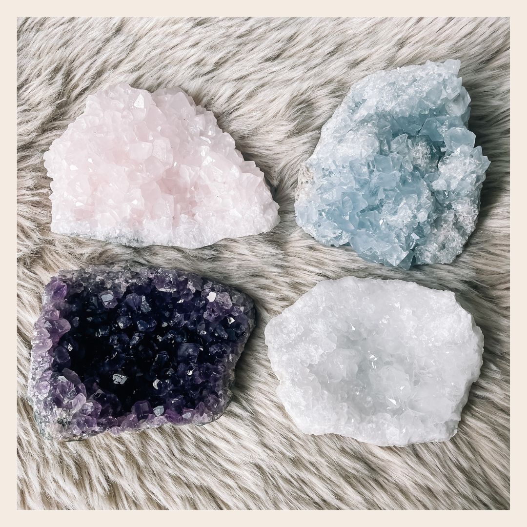 big four clusters en geodes, mangaan calciet, celestial, amethist, bergkristal